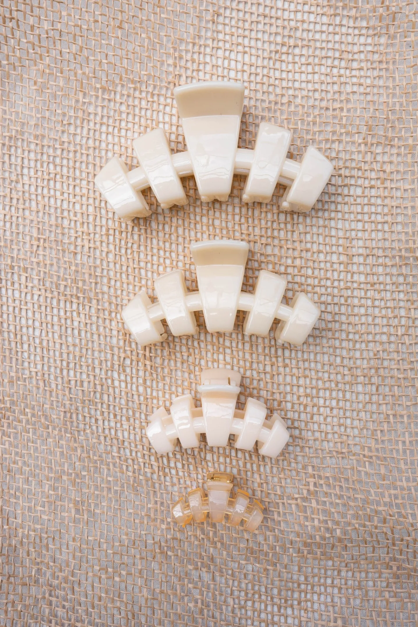 Classic Almond Beige Small Claw Hair Clip