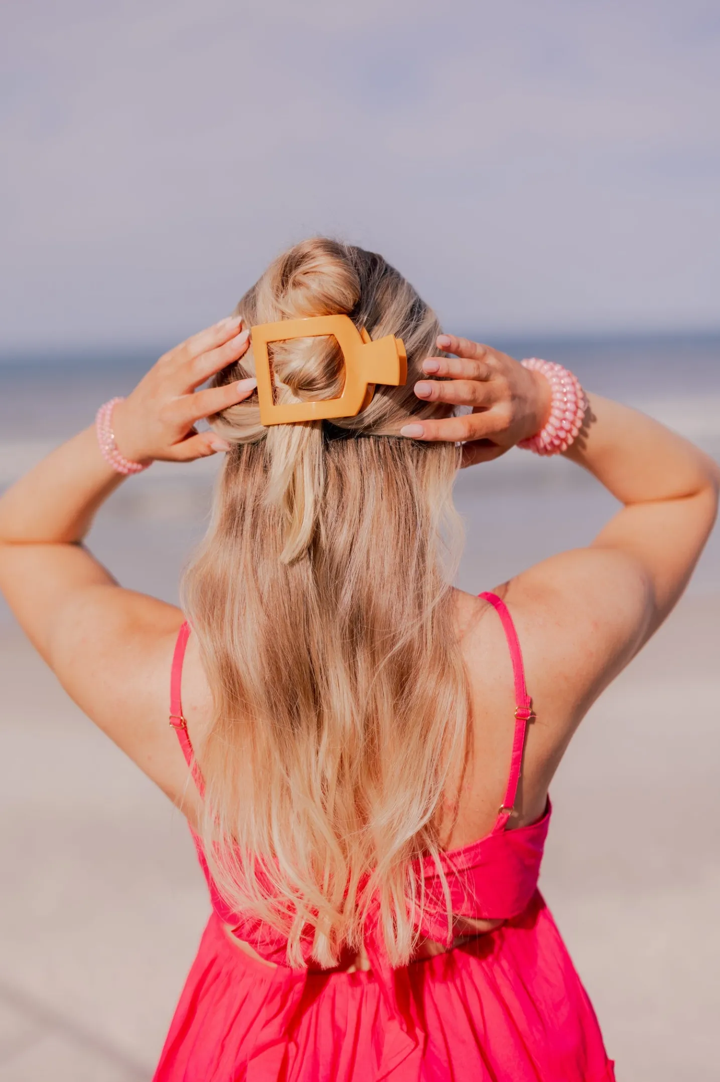 Mango for it! Large Flat Square Hair Clip