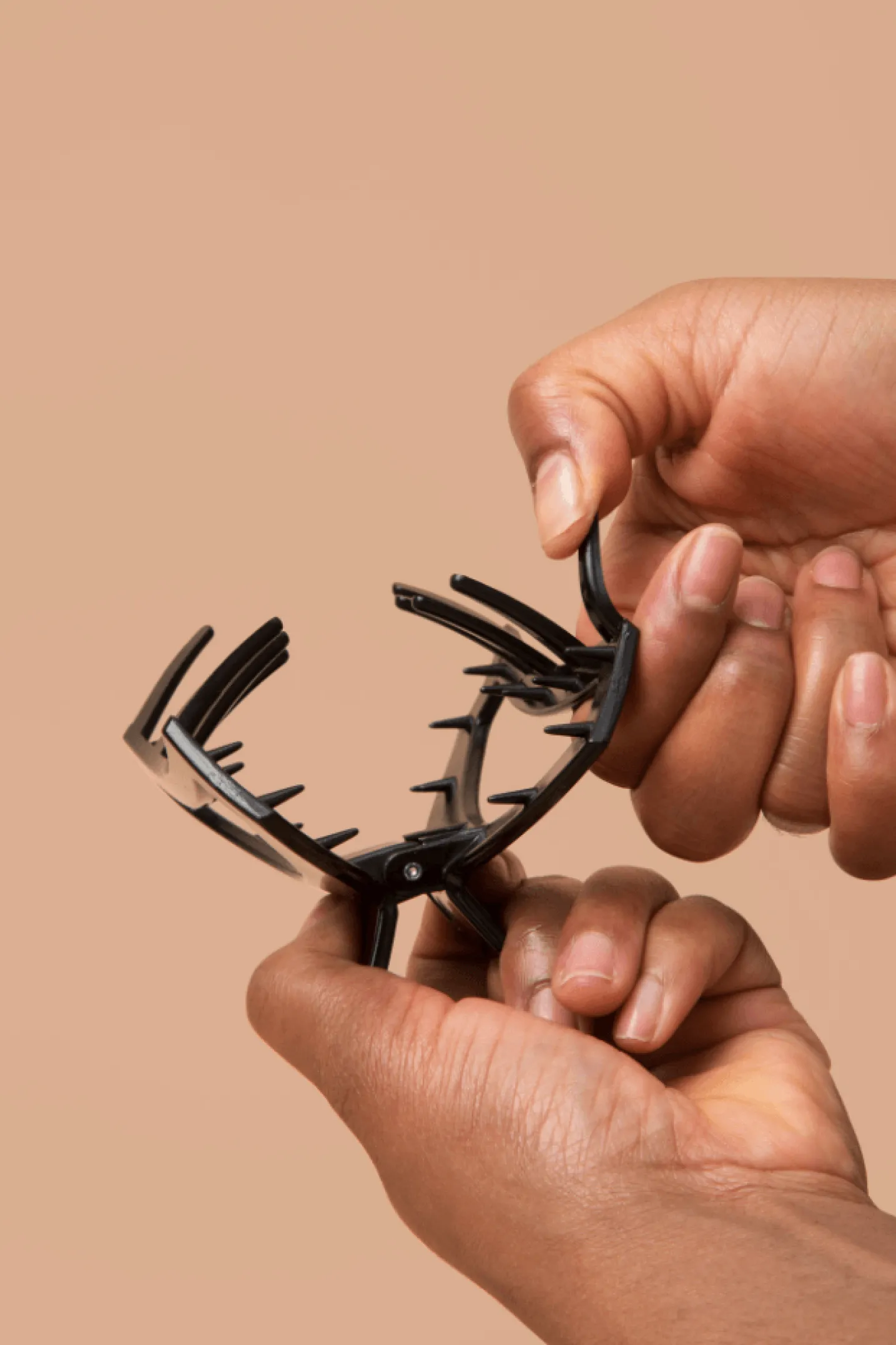 Open Almond Beige Large Claw Hair Clip