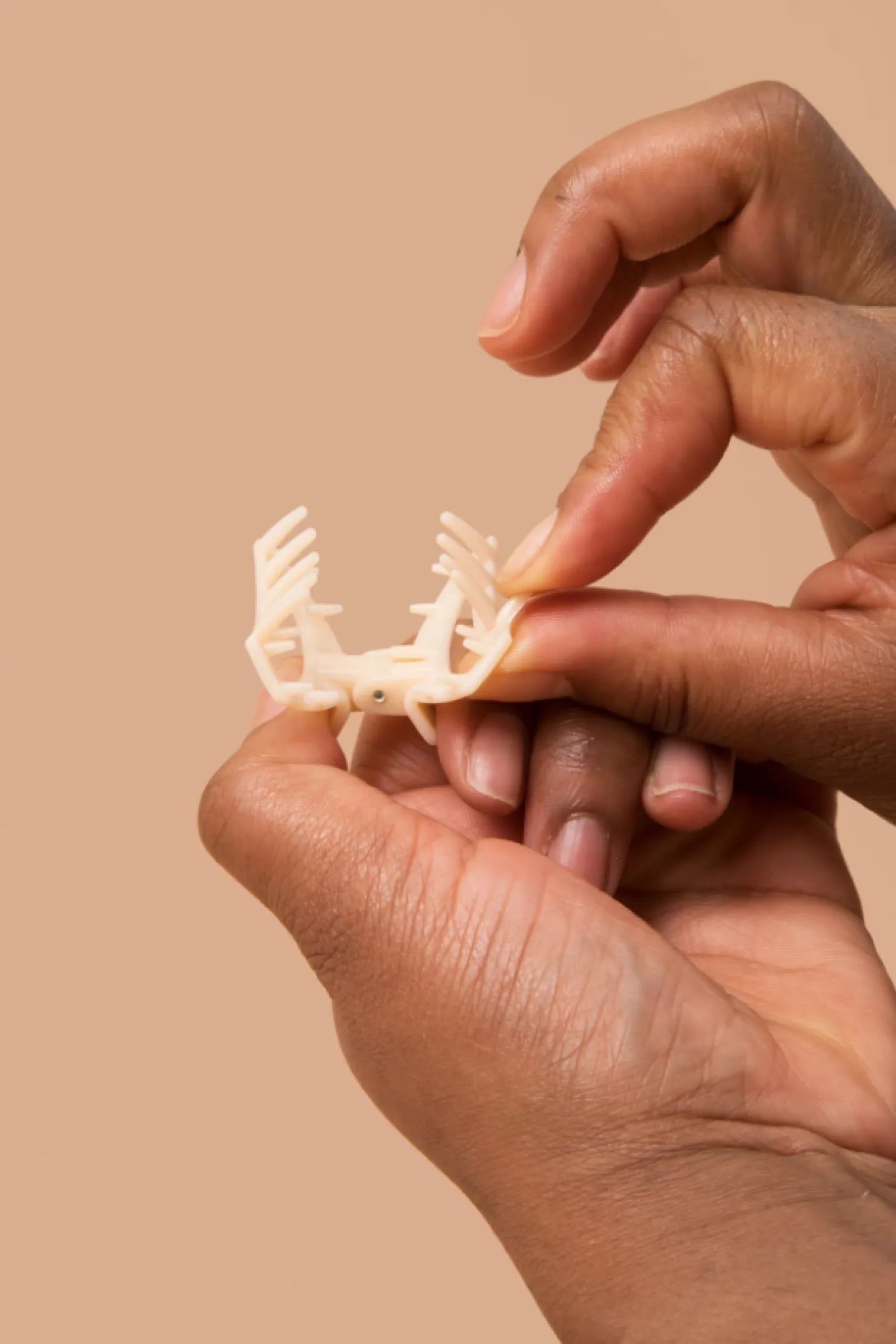 Open Jet Black Tiny Claw Hair Clip