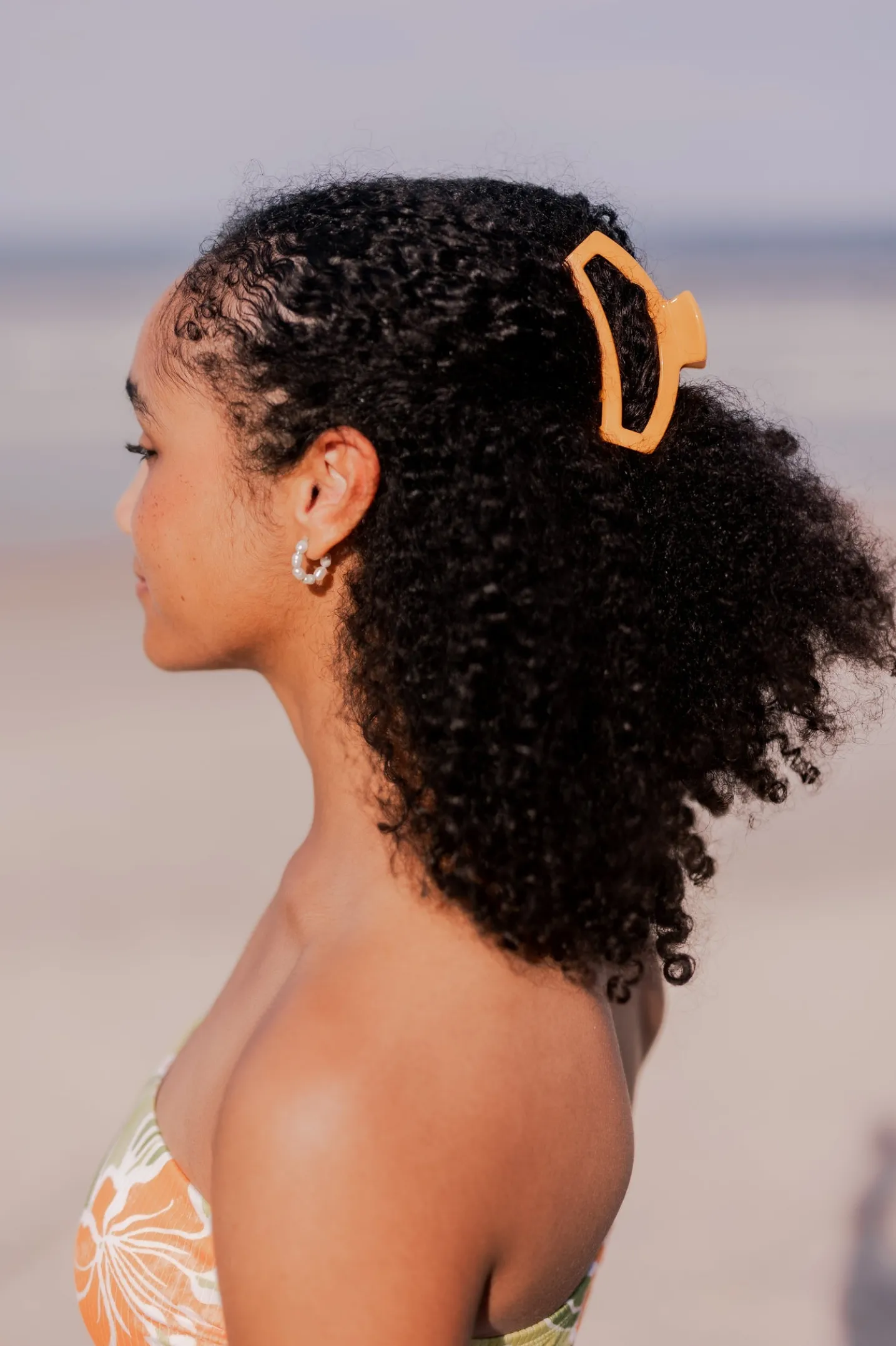 Open Mango for it! Medium Claw Hair Clip