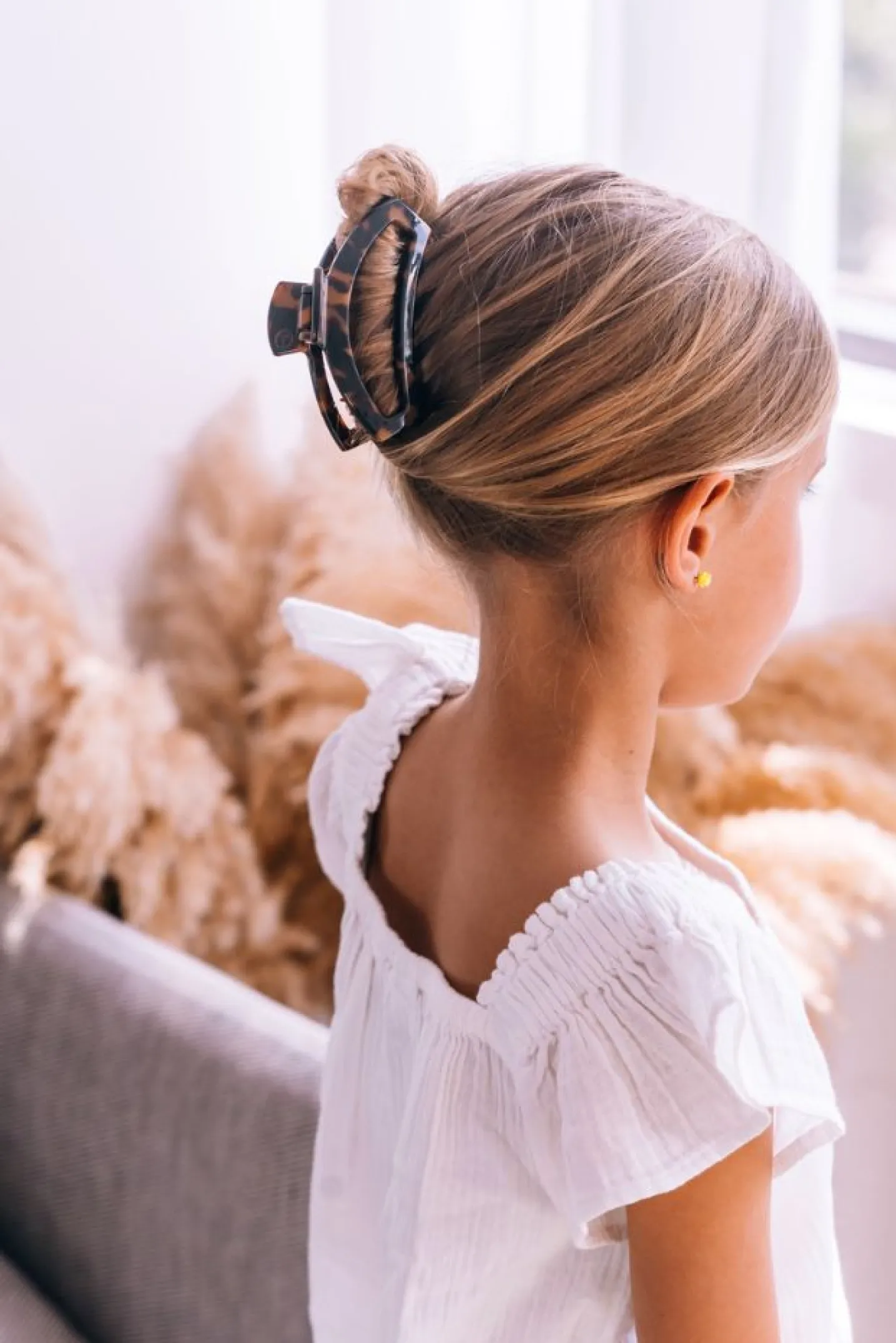 Open Tortoise Medium Claw Hair Clip